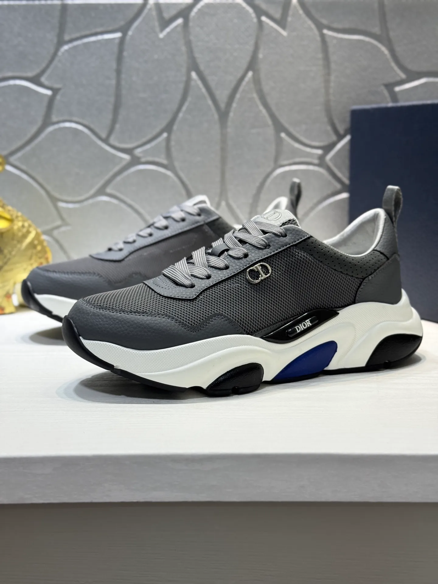 Men's shoes 💰440【New style】🪳🪳(Dior) popular model【New style】⚠⚠️Top purchasing agent🔍🔍Men's HK counters are on sale simultaneously. Sole: The original sole is specially provided by the original factory. The exclusive movable molded sole is super comfortable. The original factory follows the order. 🔍🔍The high-quality multi-color splicing design is exquisite and unique, and the cowhide stitching mesh lining💪Details determine the quality. We only make shoes with care. You can enter and exit the counter at will. Welcome to compare🇮🇹Size: 38-44 (45 customized
